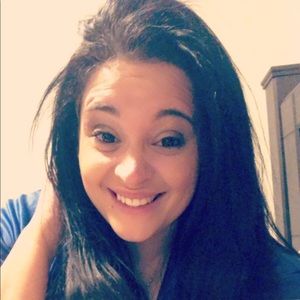 Meet your Posher, Olivia